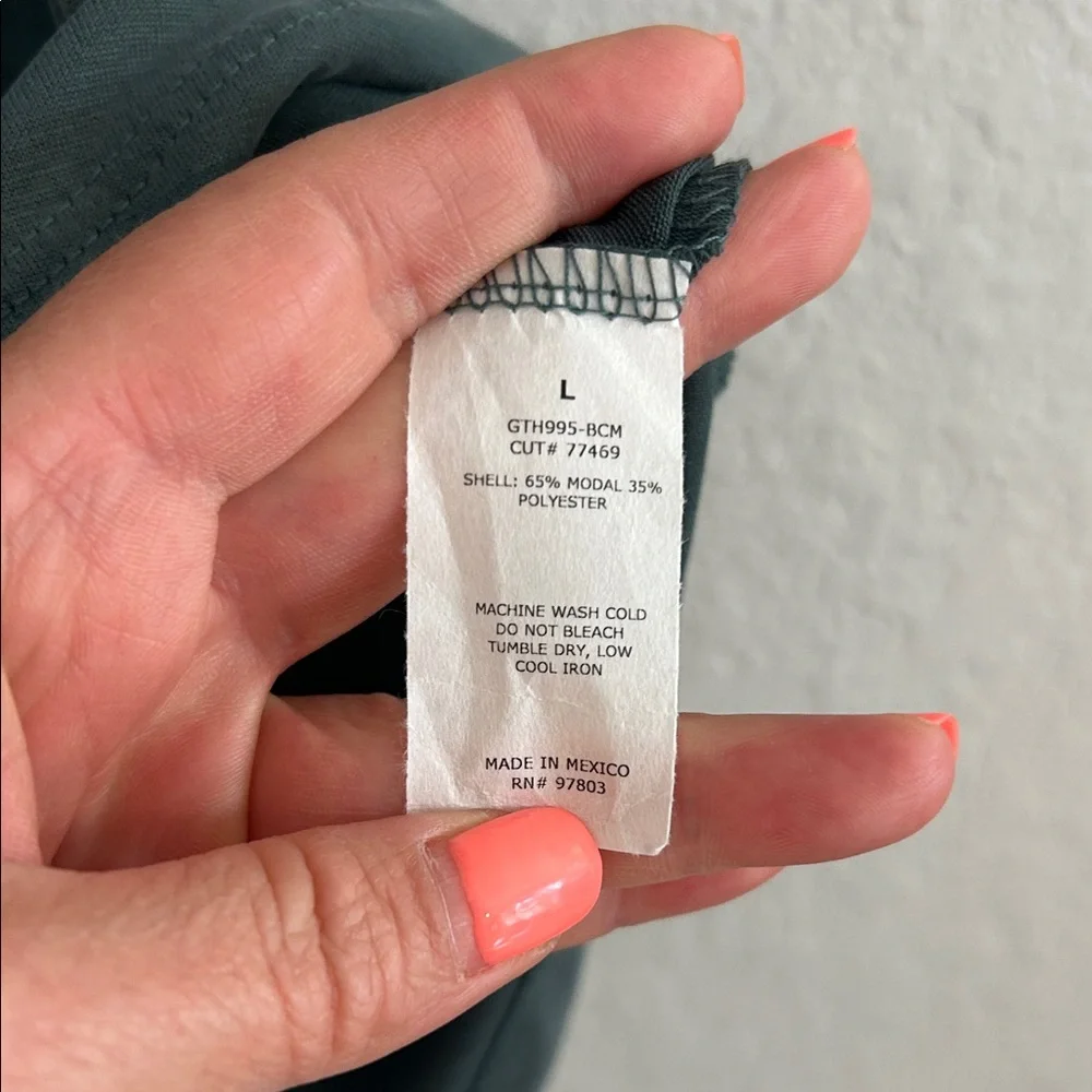 Green Envelope Dark Green V-Neck Blouse - Picture 6 of 8